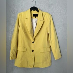 Yellow short suit